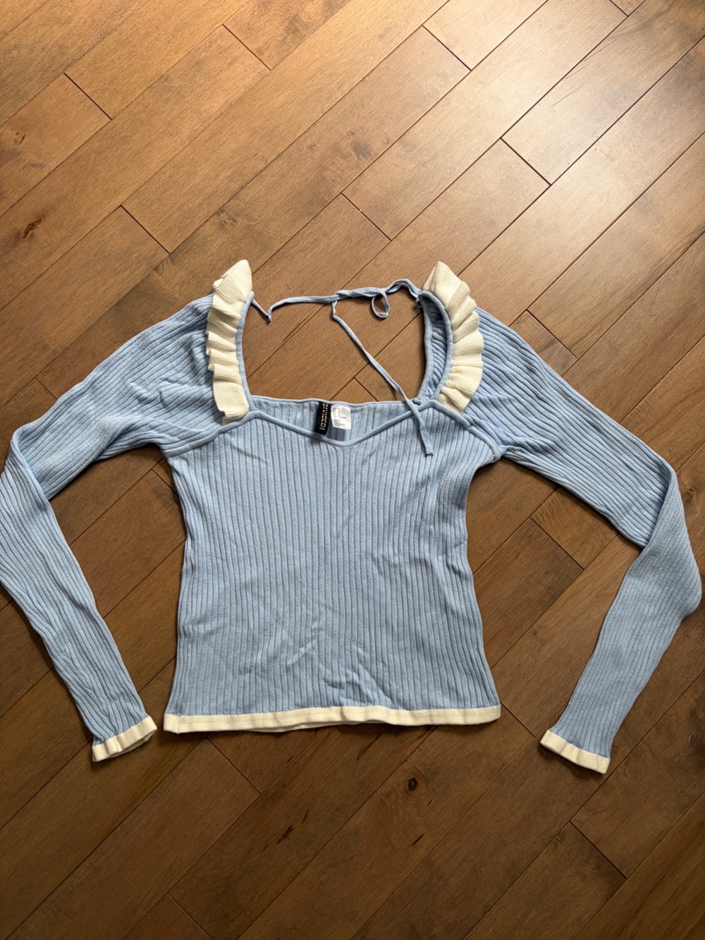 H&M Divided Light Blue Ribbed Knit Top with Cream Ruffle Trim